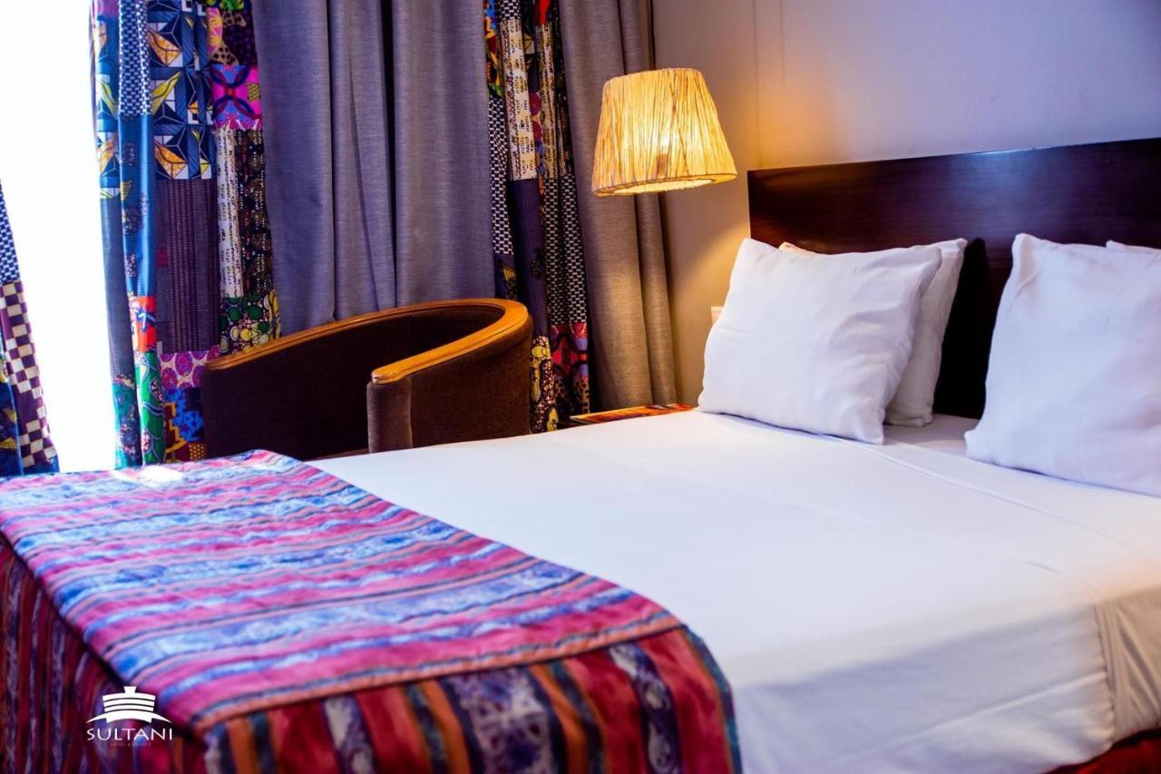 Sultani Hotel 金沙萨 外观 照片
