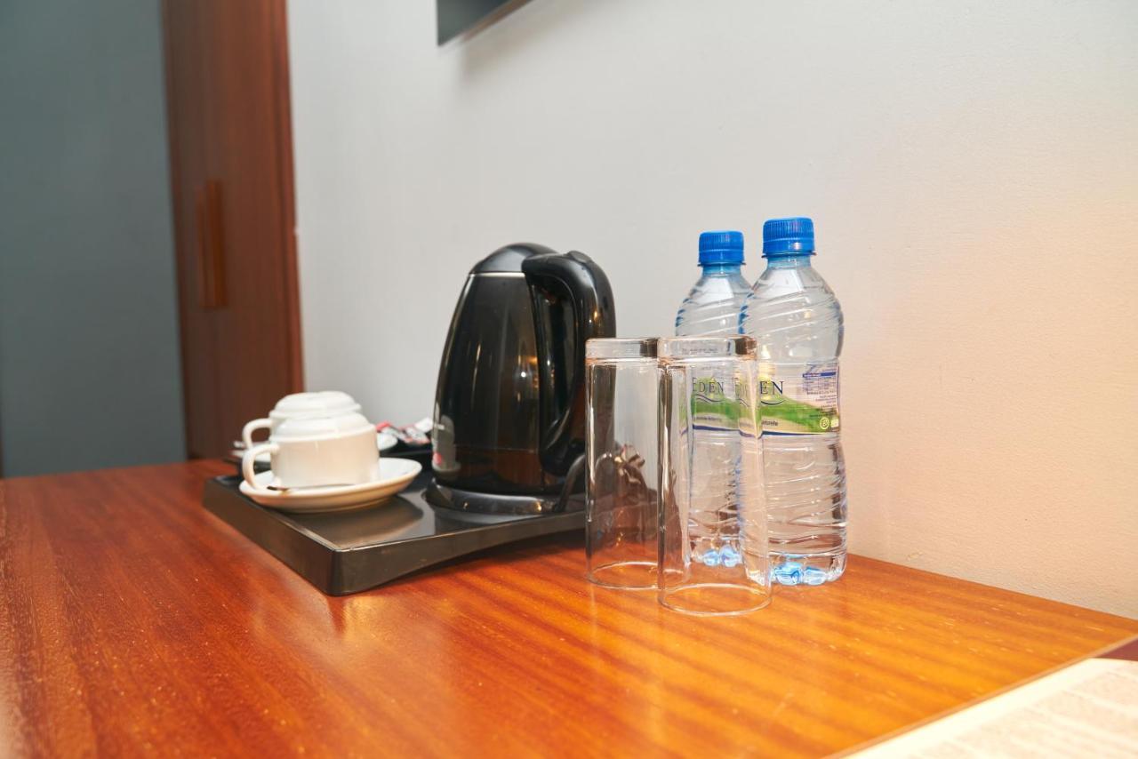 Sultani Hotel 金沙萨 外观 照片