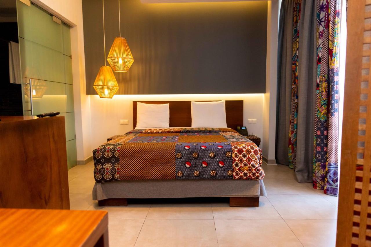 Sultani Hotel 金沙萨 外观 照片