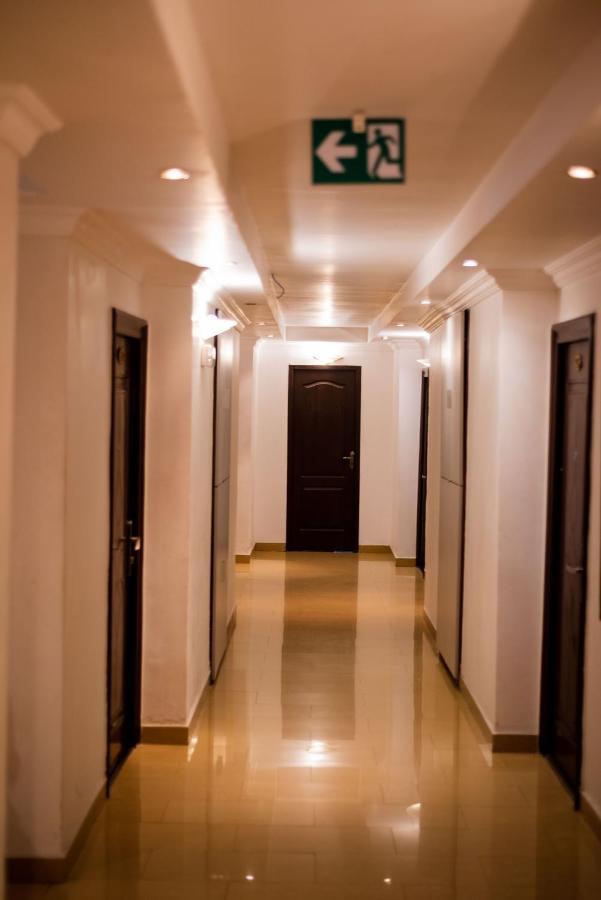 Sultani Hotel 金沙萨 外观 照片