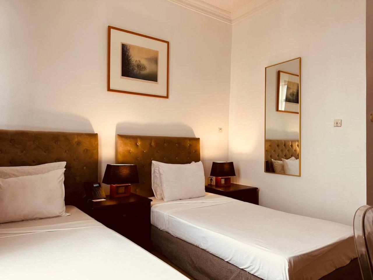 Sultani Hotel 金沙萨 外观 照片